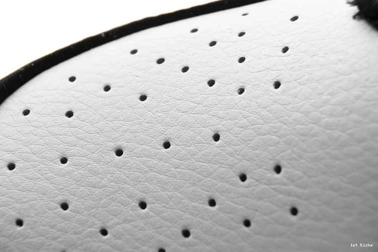 Black Low Jordan Toe 553558-116  1 0204